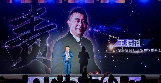 市值从200亿暴跌10倍“一代鞋王”跌落神坛j9九游会俱乐部登录入口中产不爱穷鬼不穿！(图3)