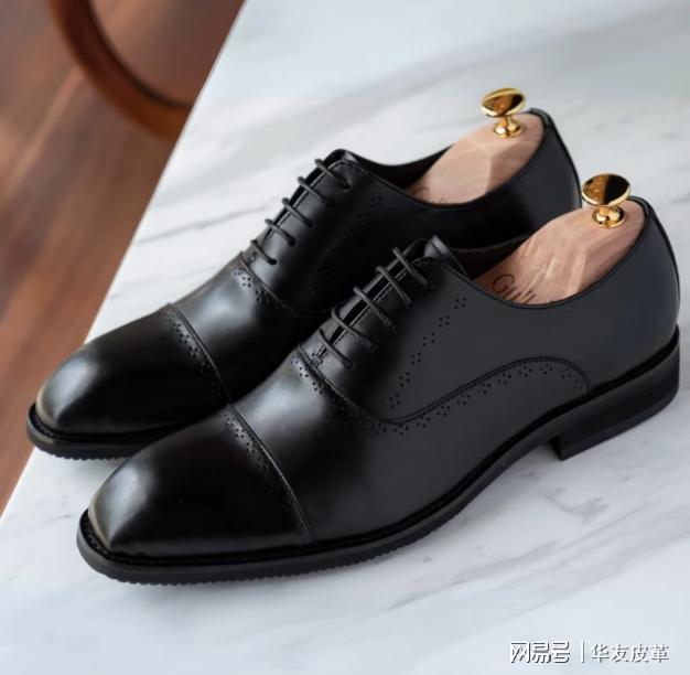 鞋型进化论：从功能到时尚的百年演变j9九游真人游戏第一品牌知识分享｜(图2)